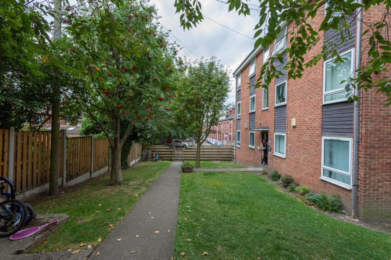 Hanifa Place Leeds  Dış mekan fotoğraf